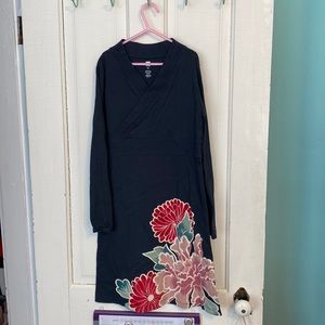 Tea cotton navy dress with flower detail